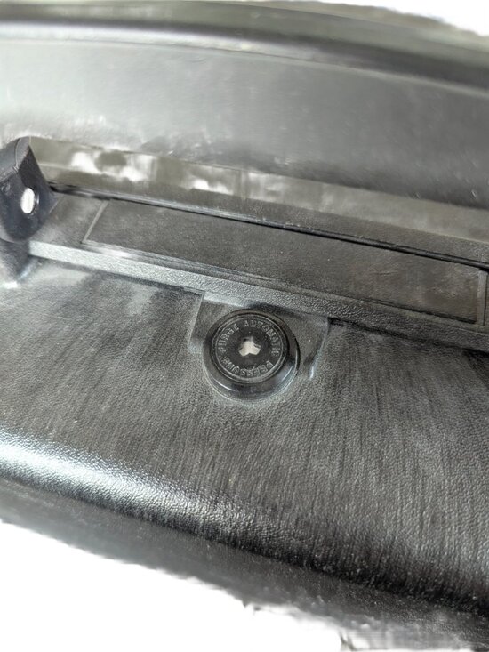 Pelican 1490 Case - Locking Laptop case / Briefcase - Picture 5 of 16